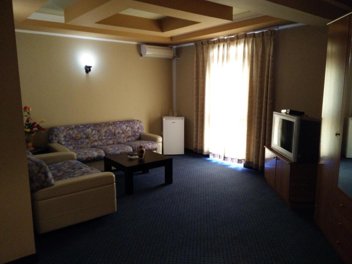 Imperial Hotel Ih Elbasan Quarto foto