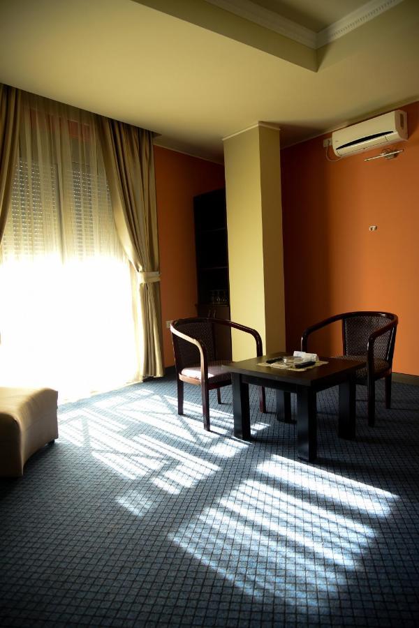 Imperial Hotel Ih Elbasan Exterior foto
